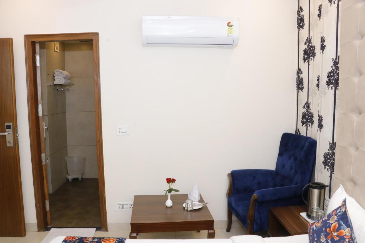Hotel S C Residency Zirakpur Exterior photo