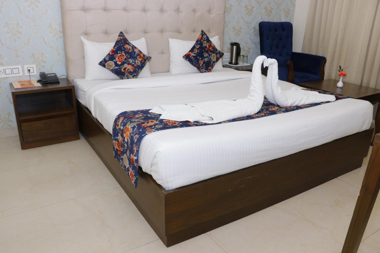 Hotel S C Residency Zirakpur Exterior photo
